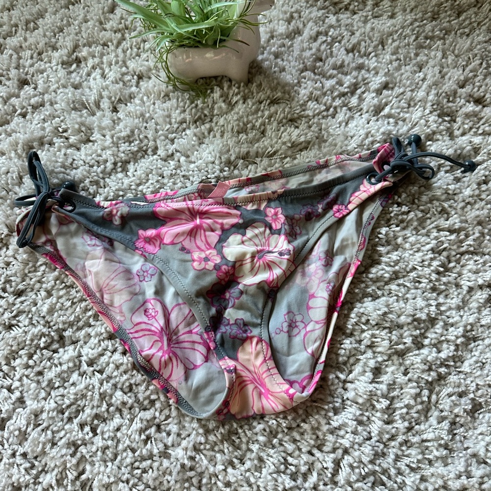 Victoria's Secret Pink tropical flowers adorable summer swim bikini bott…